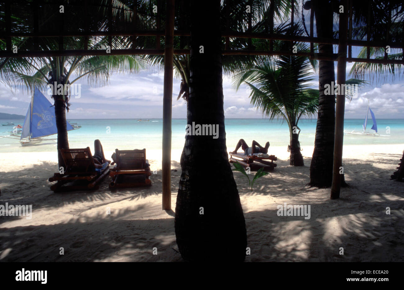 Ruhen in Hängematten. Weißen Strand. Boracay. Philippinen. Boracay ist eine kleine Insel in den Philippinen befindet sich ca. 315 k Stockfoto