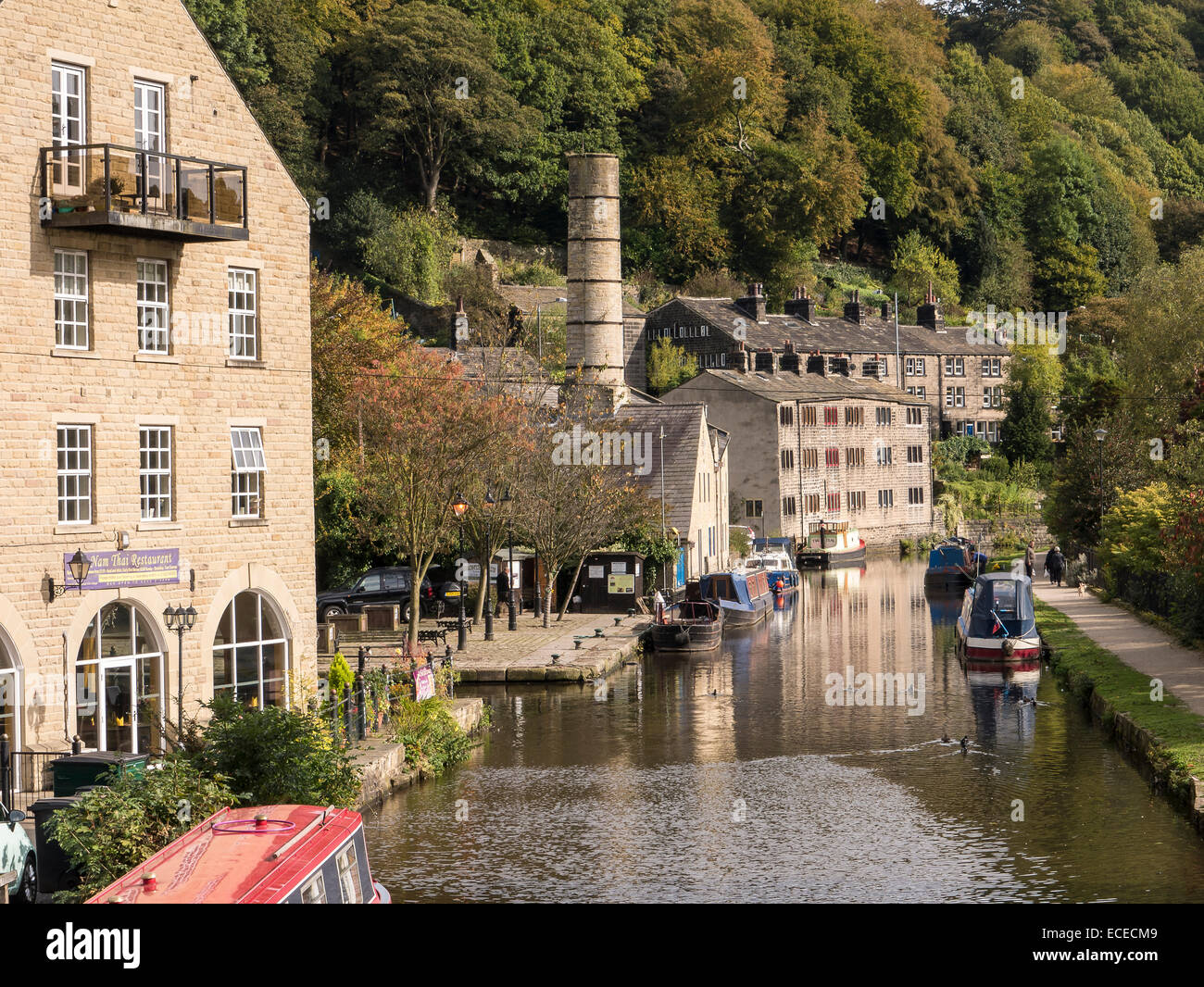 Blick entlang der Rochdale Kanal, Hebden Bridge, West Yorkshire Stockfoto