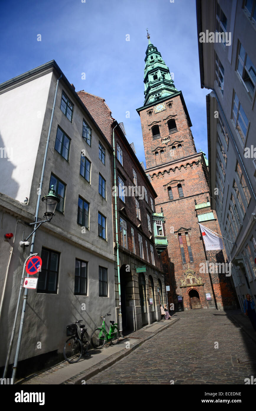 St. Nikolaus Kirche, Heimat von Nikolaj, Kopenhagen Contemporary Art Center. Stockfoto