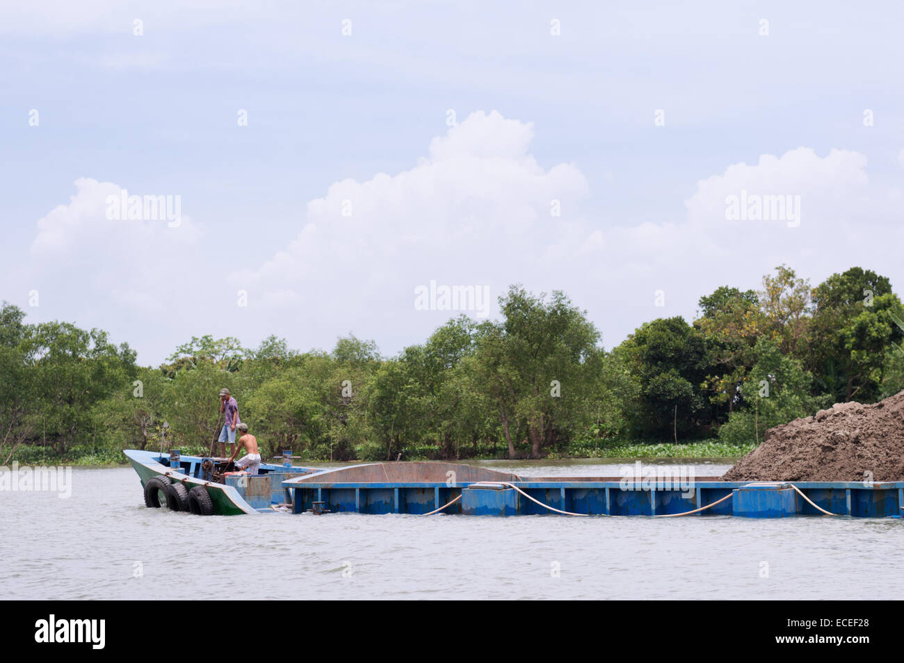 überladene Frachtboot - Mekong-Delta, Vietnam Stockfoto