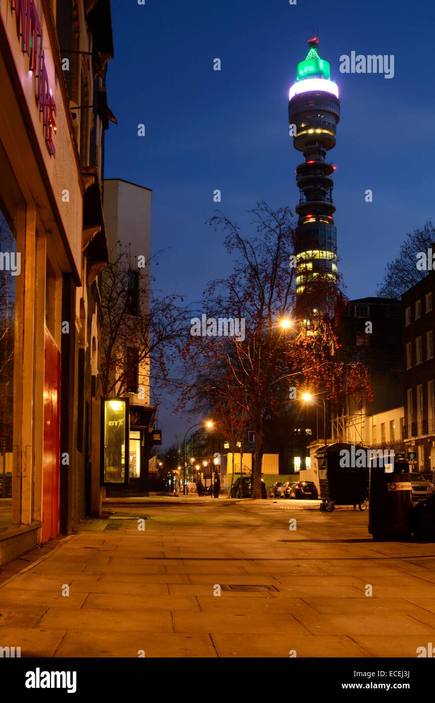 Die Telekom-Turm in London, England in der Abenddämmerung Stockfoto