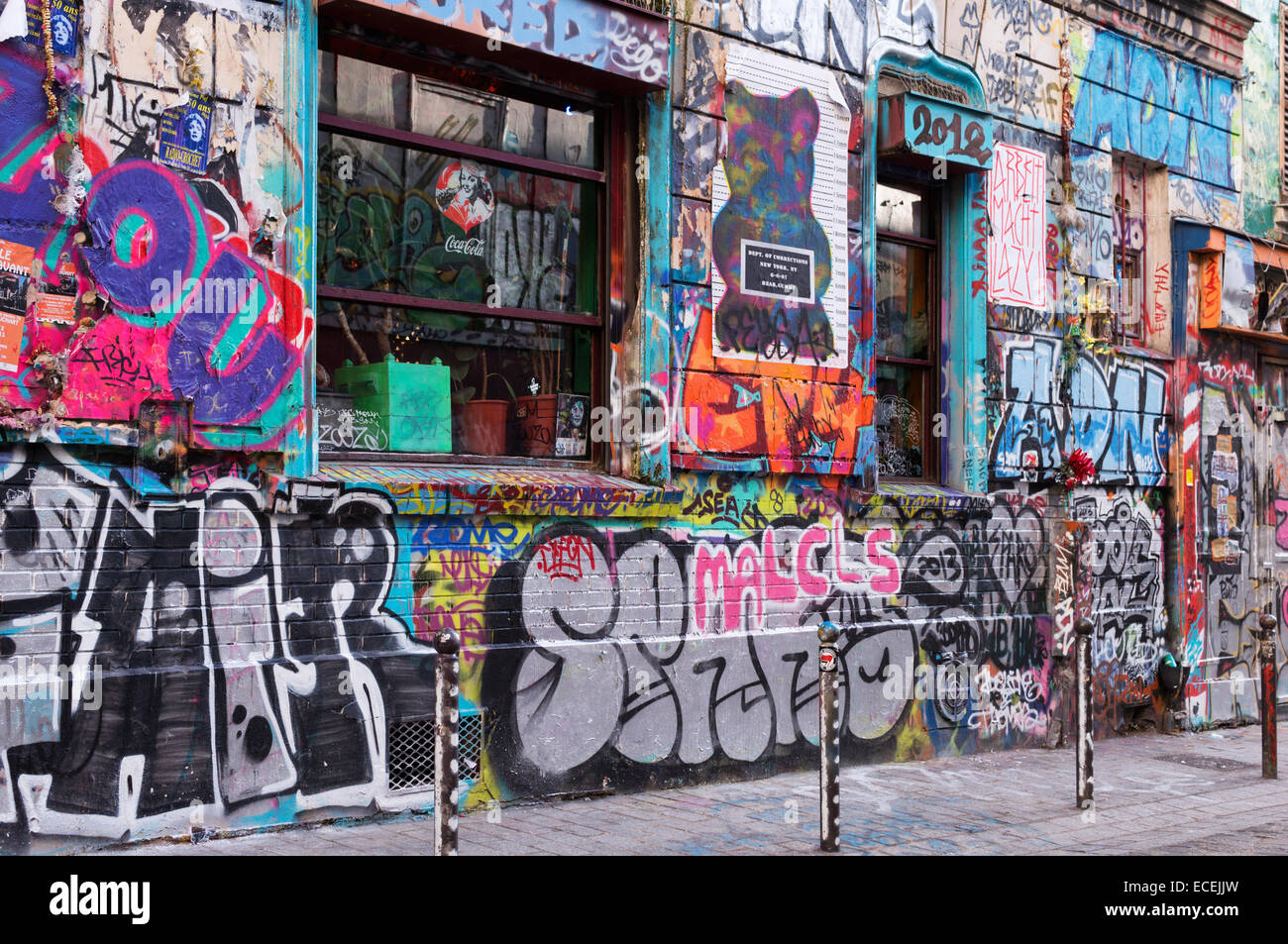 Paris Street Art - Rue Dénoyez Belleville graffiti Stockfoto