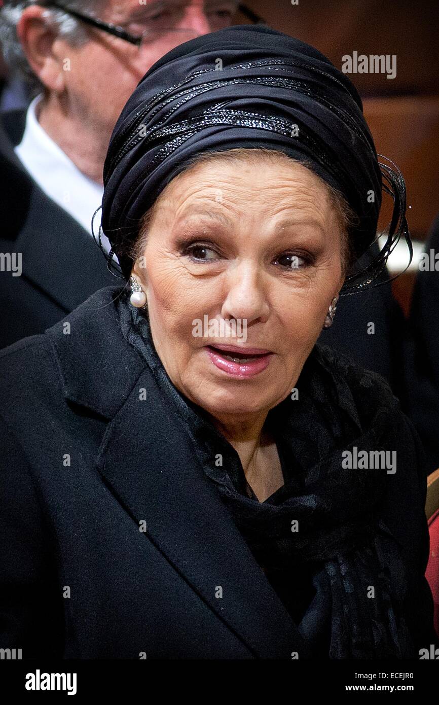 Brüssel, Belgien. 12. Dezember 2014. Ehemalige persische Kaiserin Farah Diba-Pahlavi besucht die Beerdigung der belgischen Königin Fabiola in der Kathedrale St. Michael und St. Gudula in Brüssel, 12. Dezember 2014. Foto: Patrick van Katwijk / Frankreich, kein Draht-SERVICE/Dpa/Alamy Live News Stockfoto