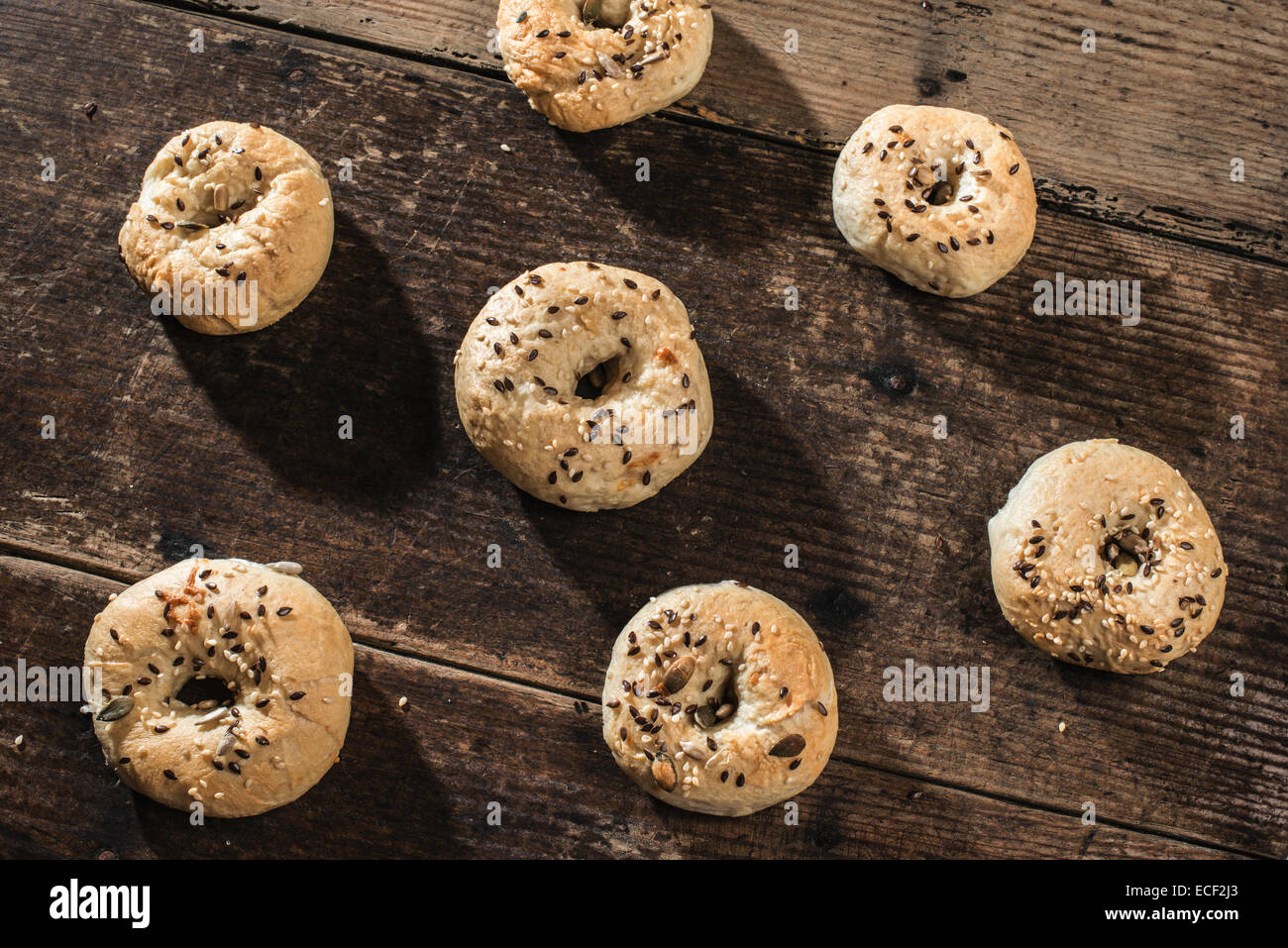 Bagels auf Holz Stockfoto