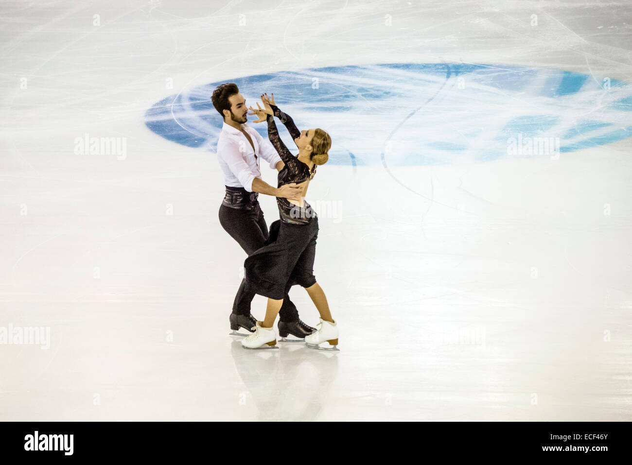Gabriella Papadakis / Guillaume Cizeron (FRA) führen in der Tanz-SENIOR - Kurzprogramm bei der ISU Grand Prix of Figure Skating Finale in Barcelona Stockfoto