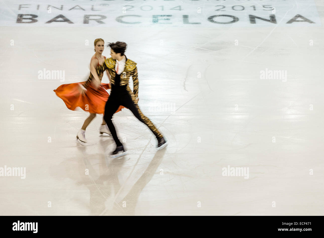 Kaitlyn Weaver / Andrew Poje (CAN) führen in der Tanz-SENIOR - Kurzprogramm bei der ISU Grand Prix of Figure Skating Finale in Barcelona Stockfoto