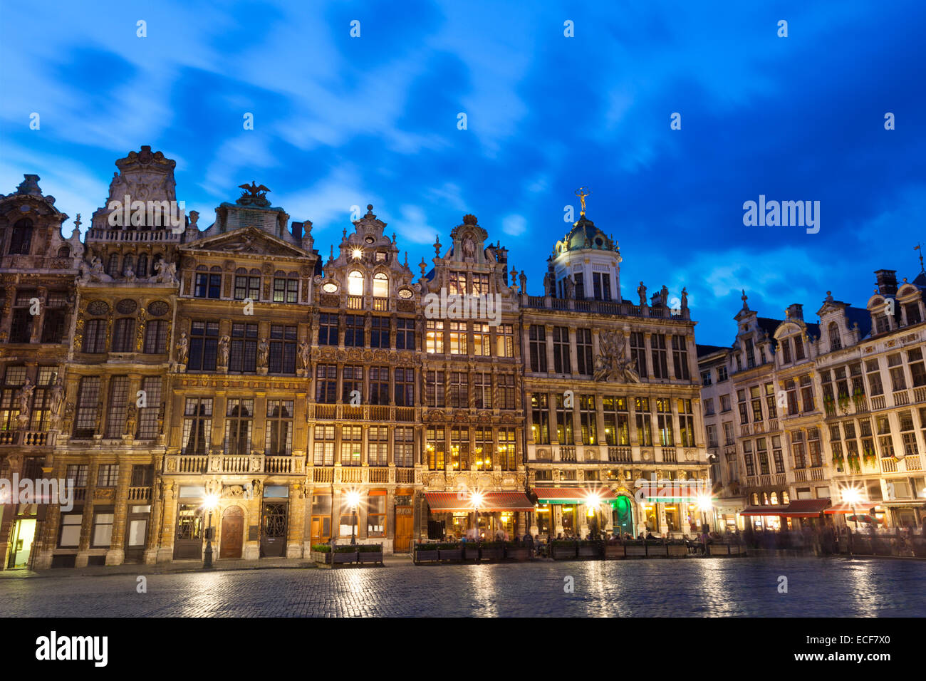Die Grand Place in Brüssel mit Lichter Nachtansicht, Belgien Stockfoto