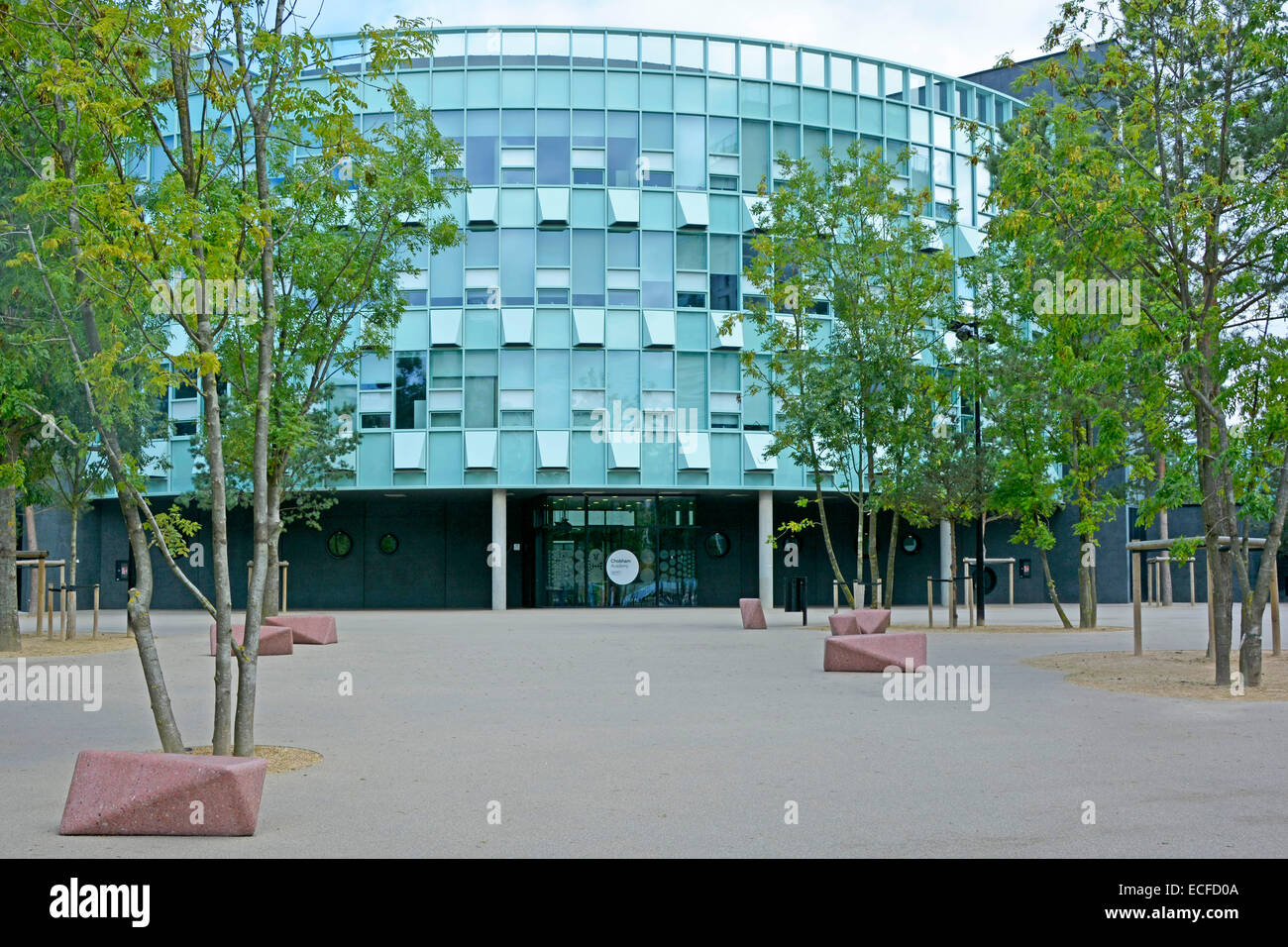 Chobham Academy School im Olympischen East Village in Gebäuden, die ursprünglich für Olympic Team admin Stratford Newham East London England Großbritannien entfernt Stockfoto
