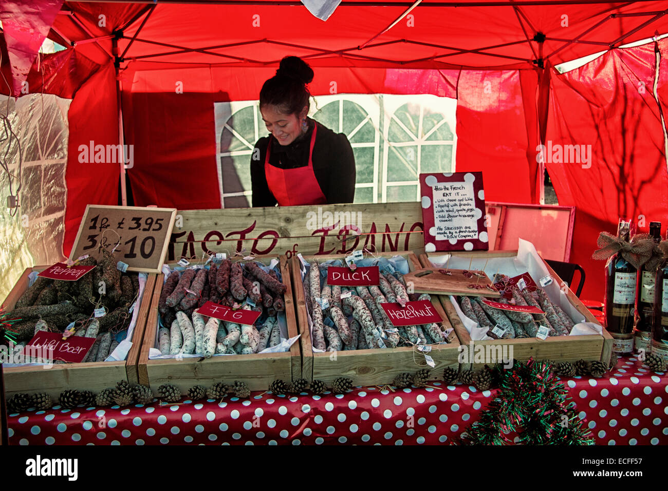 Stall verkaufen französische Speisen, Christmas Fayre, Jimmys Farm, Ipswich, Suffolk, UK Stockfoto