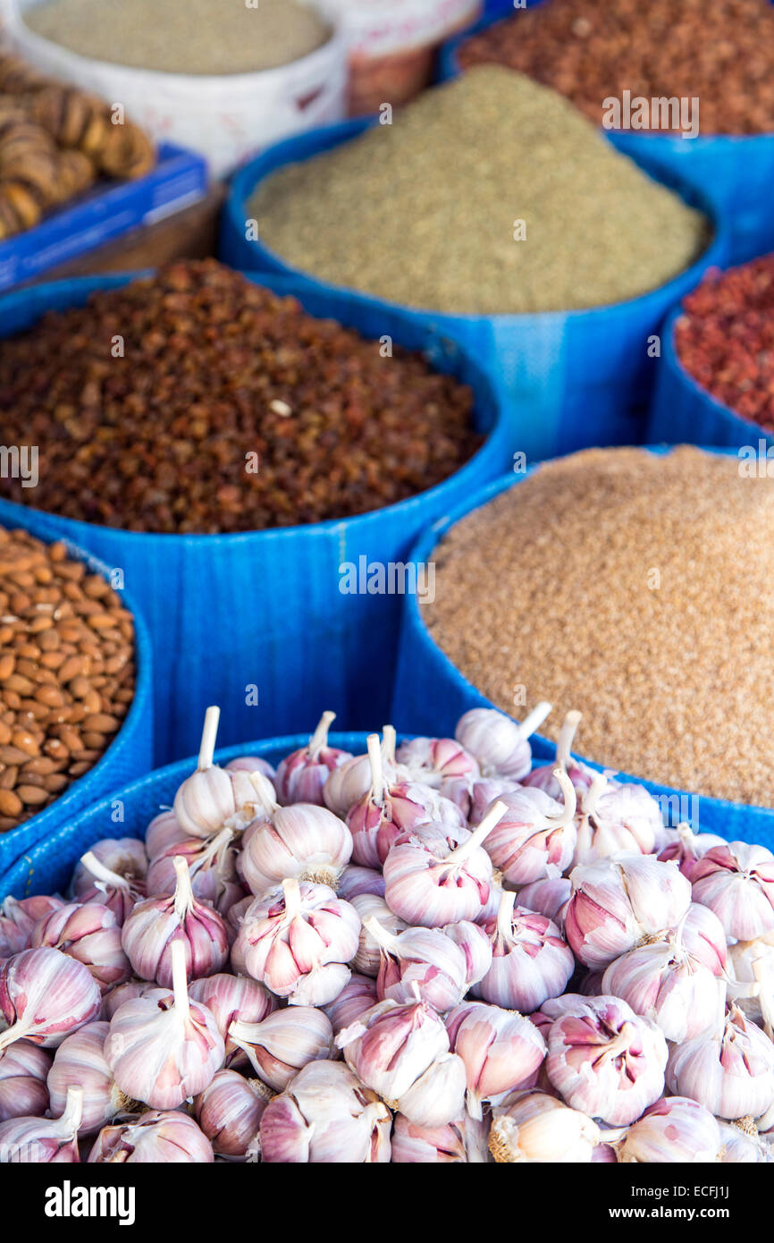 Detail der Getreide-Lebensmittel auf dem Markt in Rabat, Marokko Stockfoto