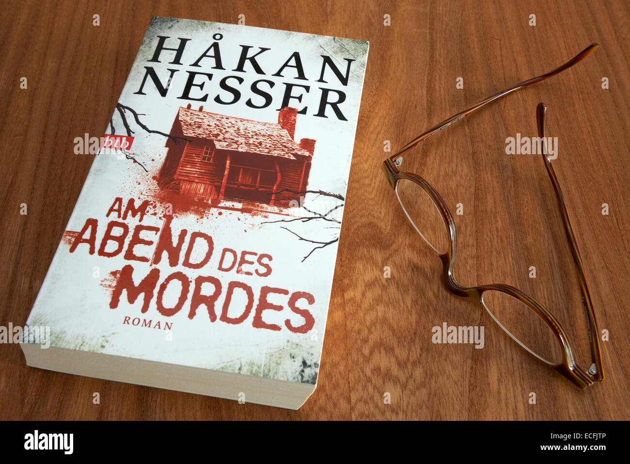 Hakan Nesser bin Abend des Mordes Taschenbuch Stockfoto