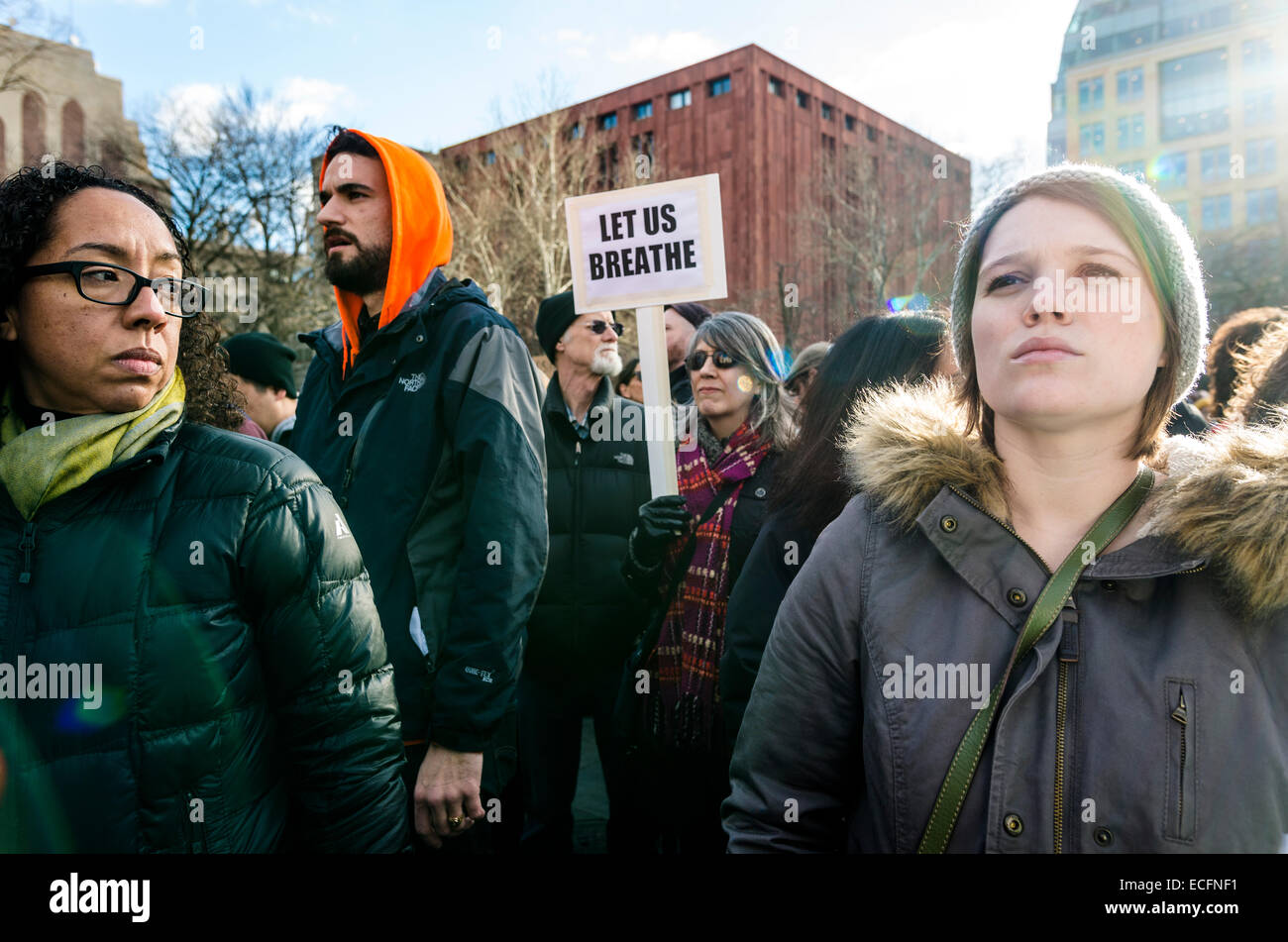 New York, USA. 13. Dezember 2014. Zehn Tage nach Staten Island Grand Jury konnte nicht Polizist Daniel Pantaleo anzuklagen für den Mord an Eric Garner New Yorker weiterhin als Teil einer nationalen Tag des Zorns gegen Polizeigewalt protestieren. Bildnachweis: Stacy Walsh Rosenstock/Alamy Live-Nachrichten Stockfoto