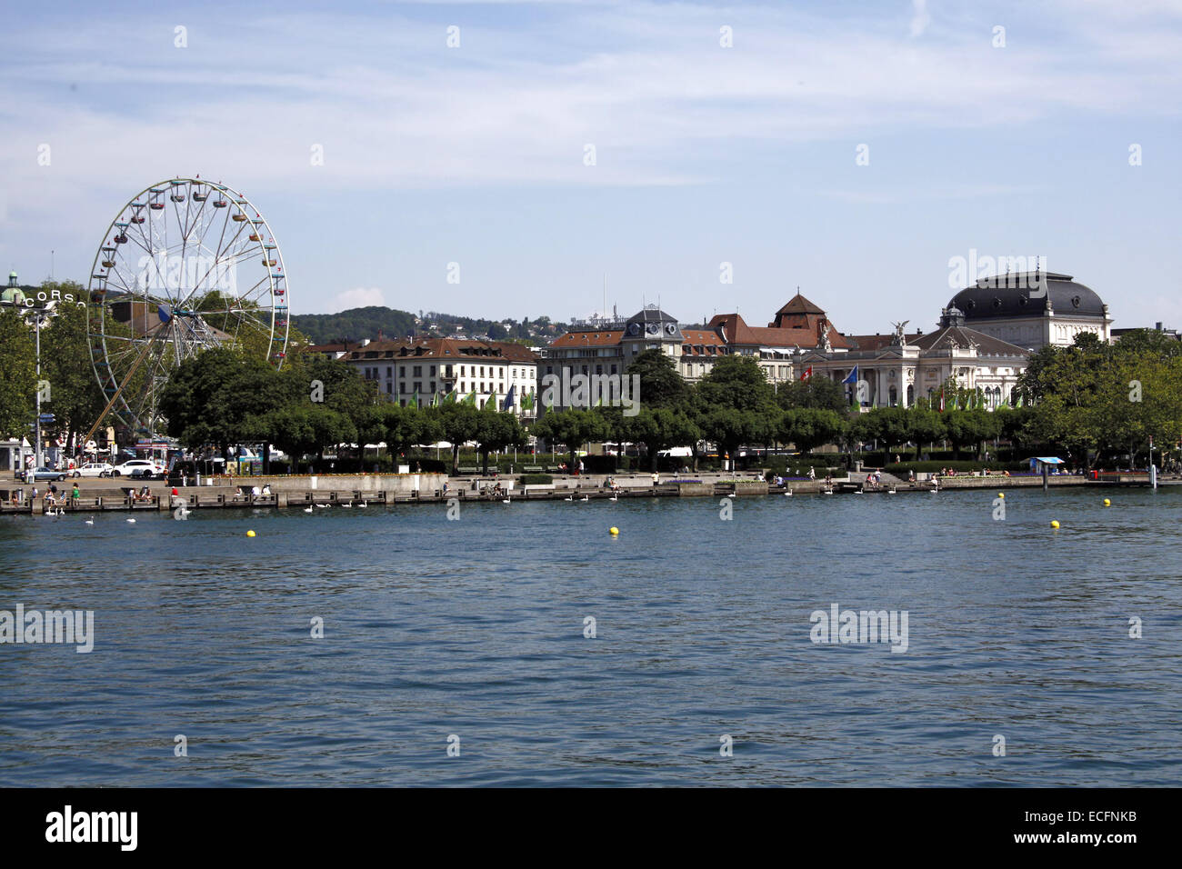Malerische Stadtblick mit Riesenrad, Zürich, Schweiz Stockfoto
