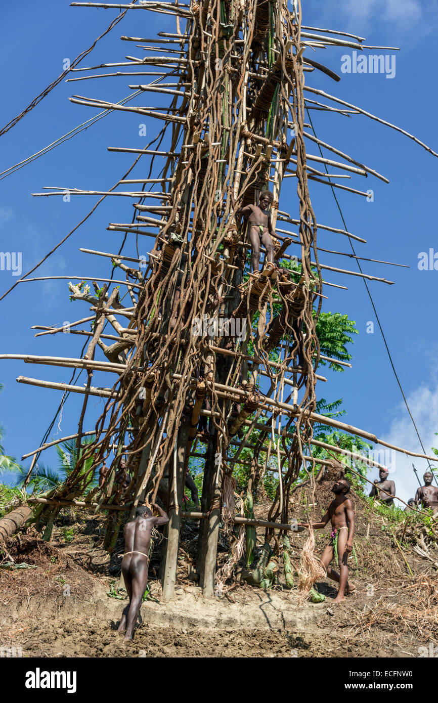 Junge auf seinem ersten Land-Tauchgang #2, Pfingsten Insel, Vanuatu Stockfoto