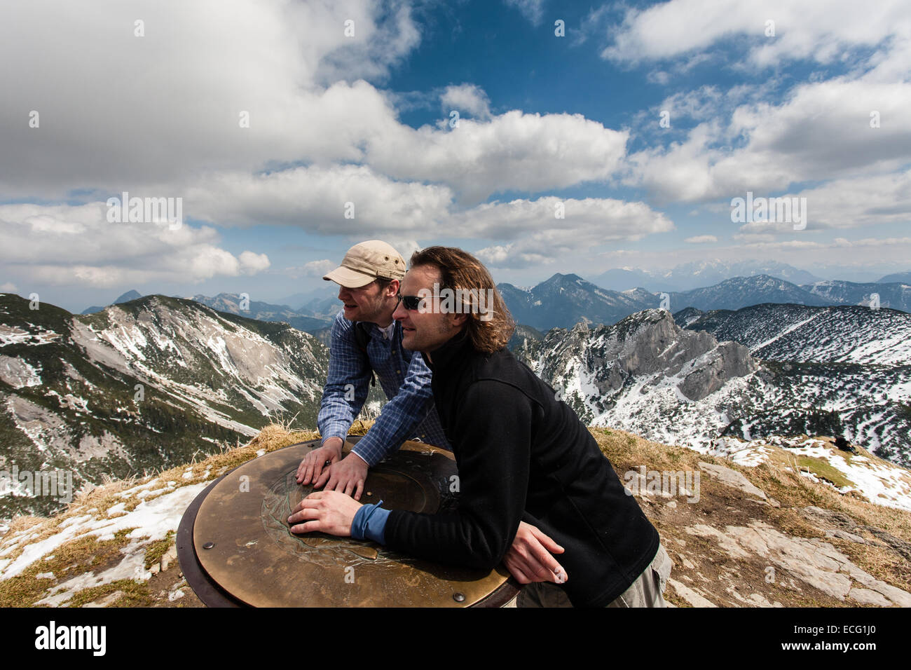 Wandern in den Bayerischen Alpen. Wandern ist beliebt bei den deutschen Sprachraum und heißt Wandern - Wandern. Stockfoto