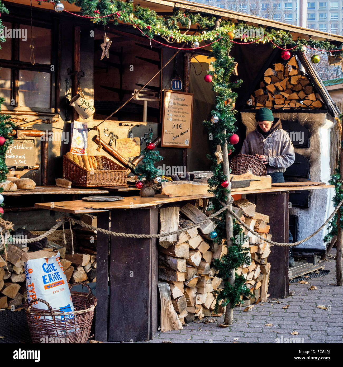 Weihnachten-Marktstand verkauft Brot, Berliner Weihnachtszeit ...