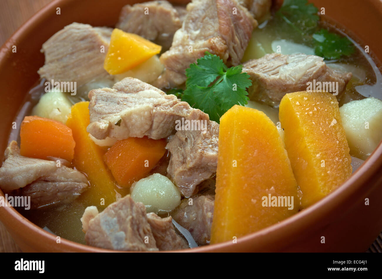 Cawl - Gericht Welsh. Wales-Speck oder Rindfleisch mit Kartoffeln, Schweden, Karotten und Rüben Stockfoto