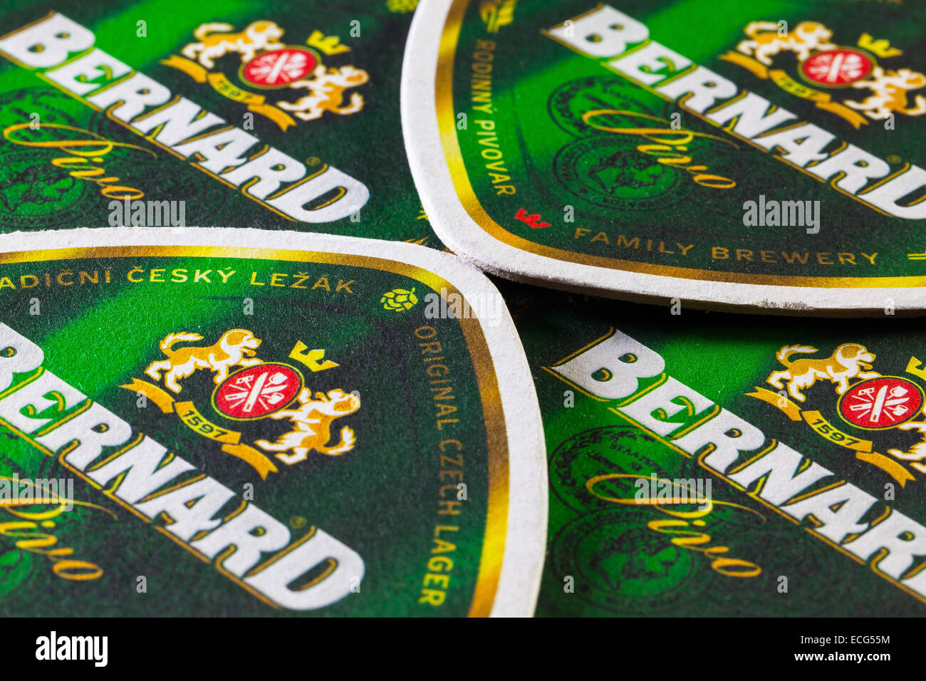 Prag, Czech Republik-Dezember 3, 2014:Beermats von Bernard Bier. Bernard Brauerei ist eine tschechische Familie Brauerei, gegründet im Jahre 1597. Stockfoto