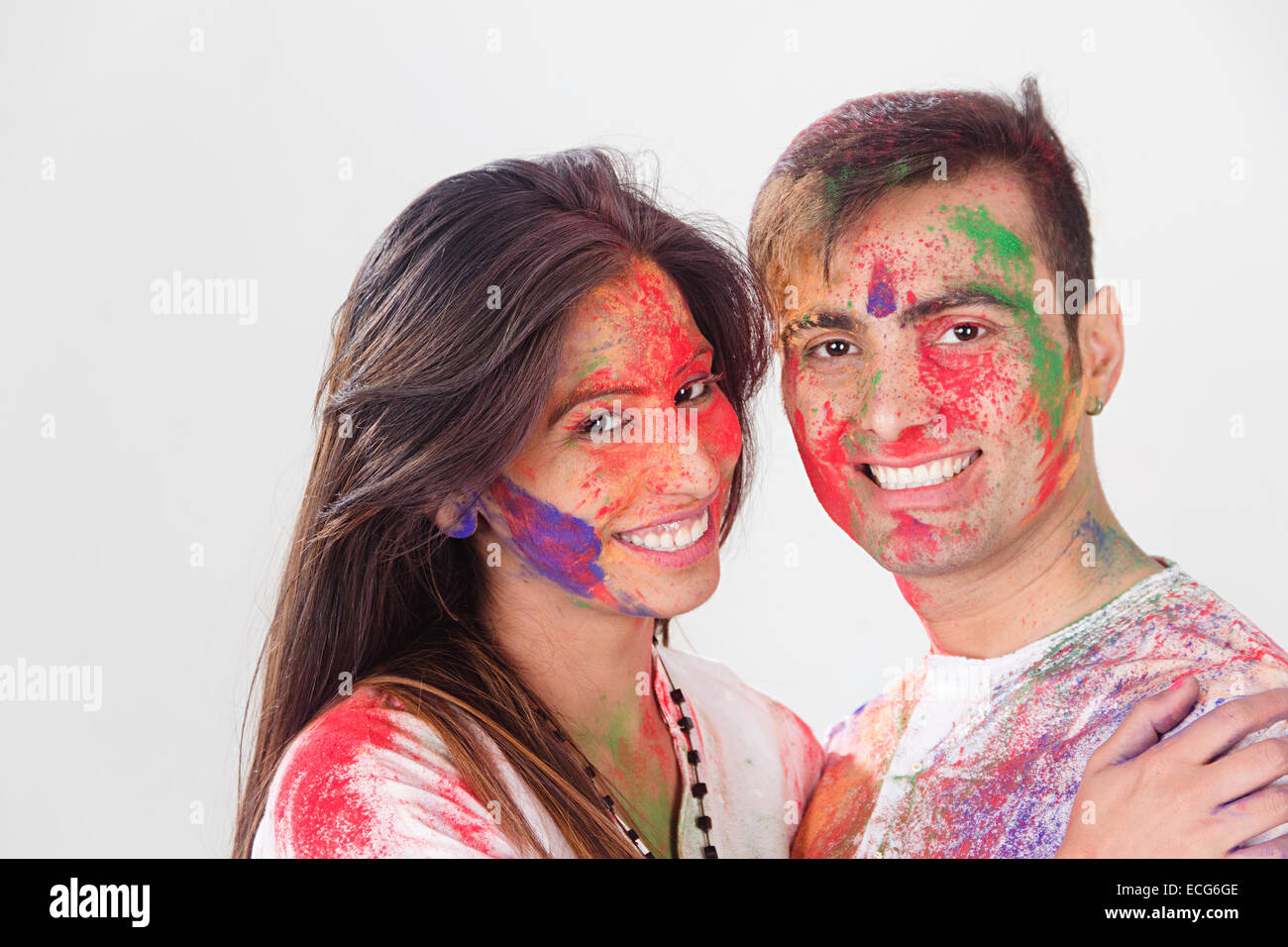 indischen Ehepaar Holi Festival genießen Stockfoto