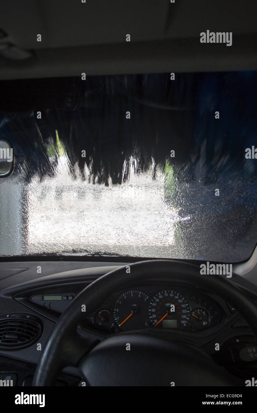 Auto automatische gesehen durch Windschutzscheibe Stockfoto