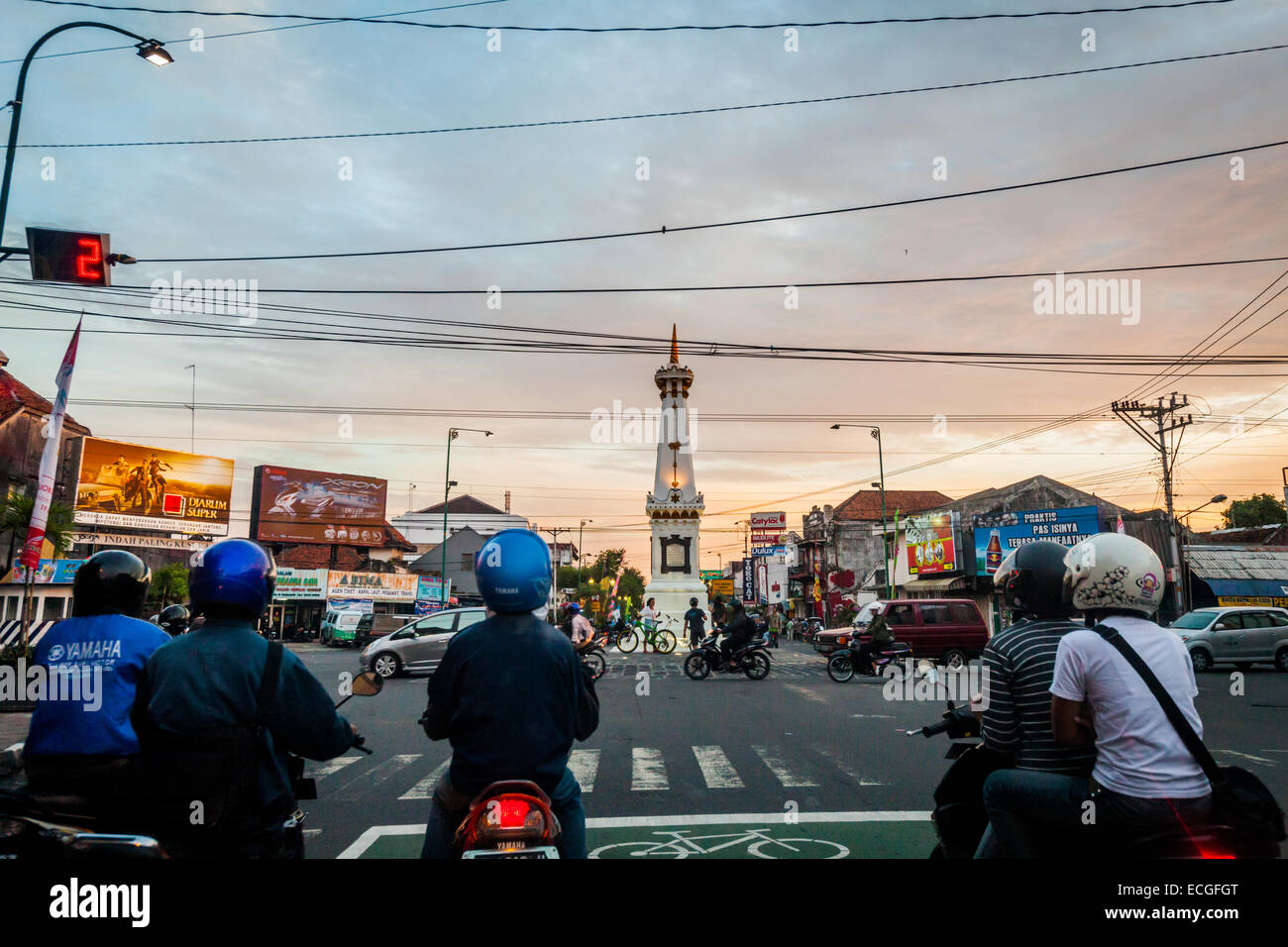 Eine Kreuzung in Yogyakarta, Insel Java, Indonesien. Stockfoto