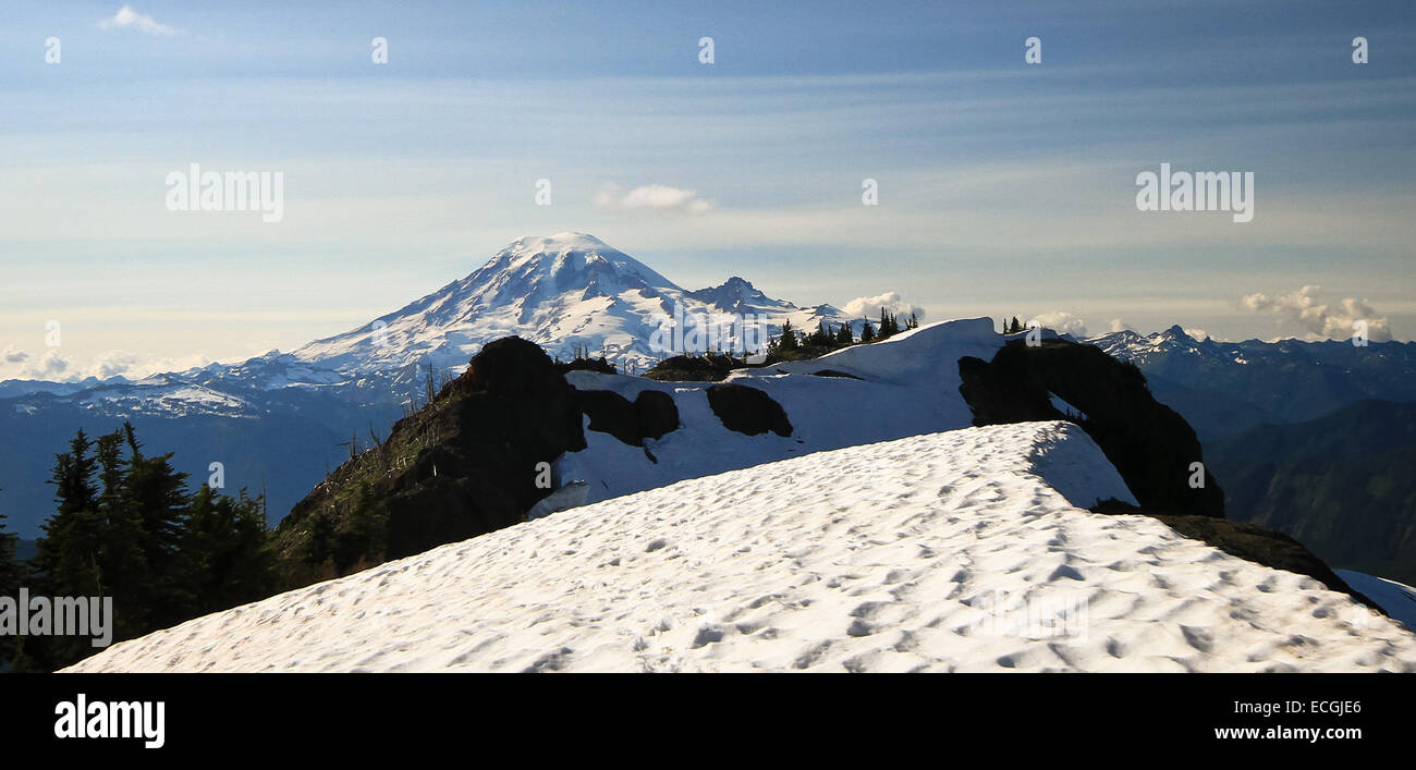 Mt. Rainier, gesehen von der Goat Rocks Wilderness, Washington, USA Stockfoto