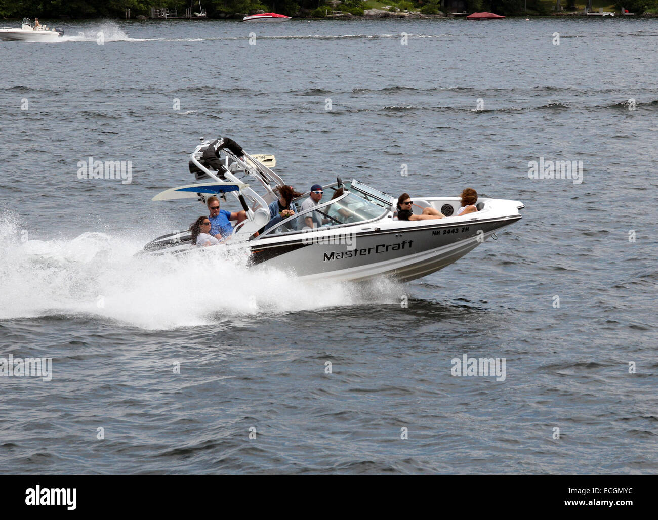 Master Craft ski und wake Board Boot mit Menschen gefüllt. Lake Winnipesaukee New Hampshire USA Amerika Stockfoto