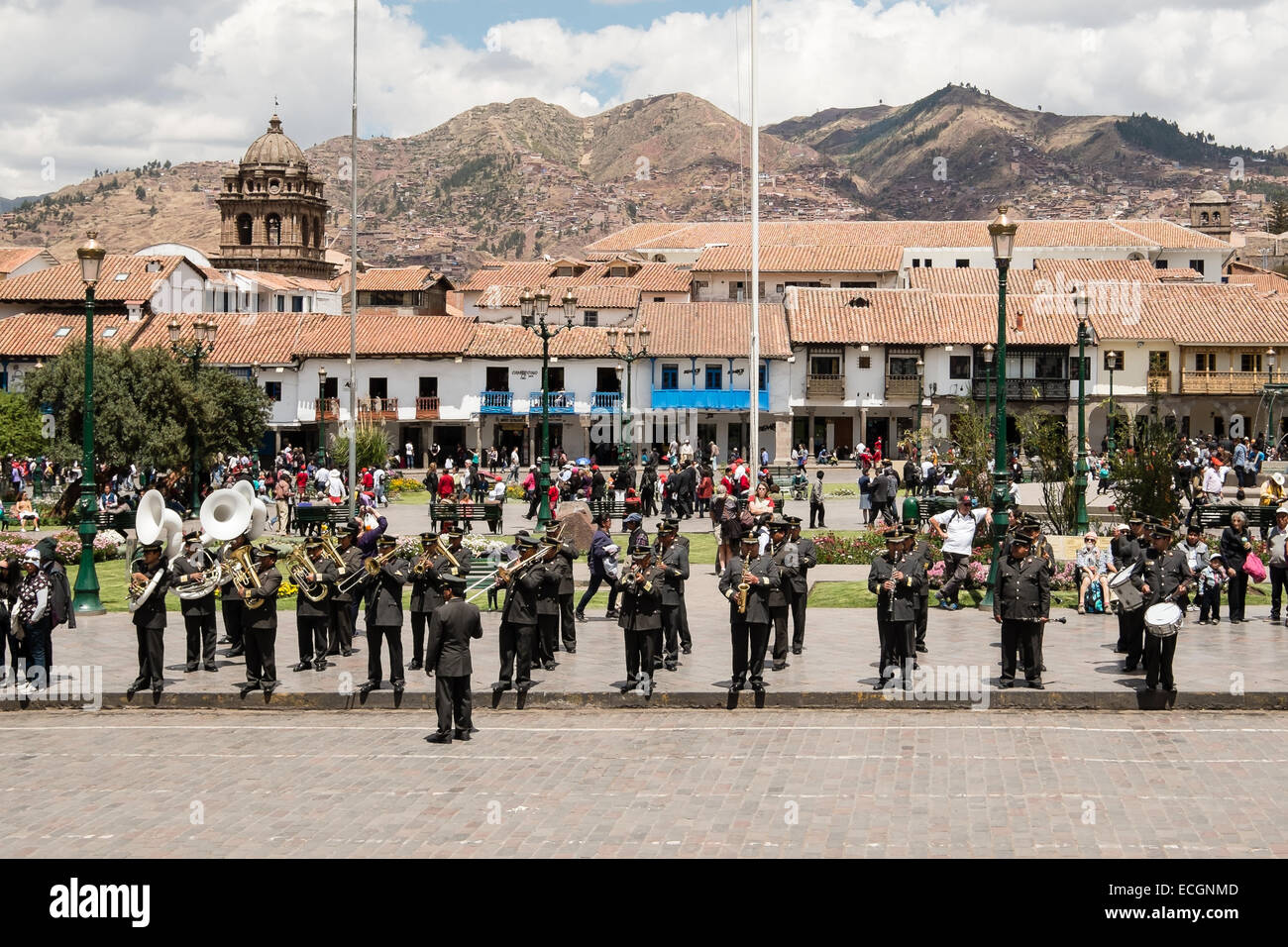 Militärische Brass Band spielt in der Plaza de Armas in Cusco, Peru Stockfoto