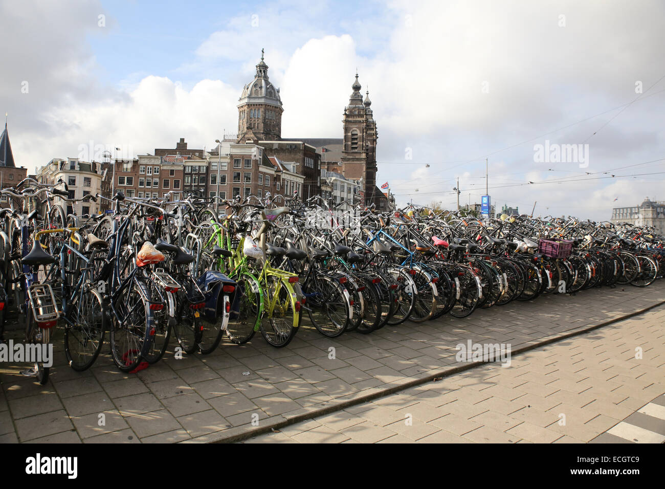 Amsterdam Bike Rack Tag im freien Stockfoto