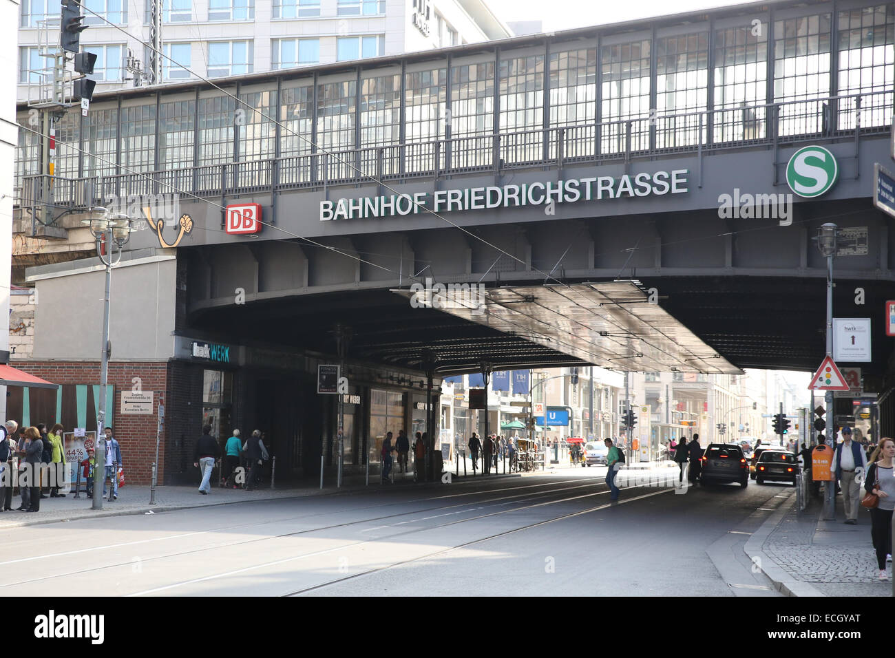 Berlin Friedrichstraße Zug Eisenbahn Station Deutschland Stockfoto