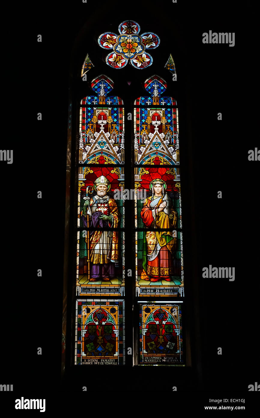 Prag, Tschechische Republik - 4. September 2014: Glasfenster der Kirche St. Ludmila (St. Ludmilla von Böhmen) Stockfoto