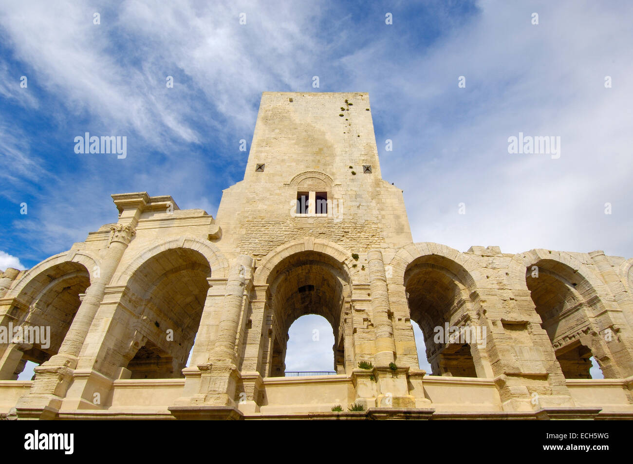 Römische Amphitheater Les Arènes, Arles, Bouches du Rhone, Provence, Frankreich, Europa Stockfoto