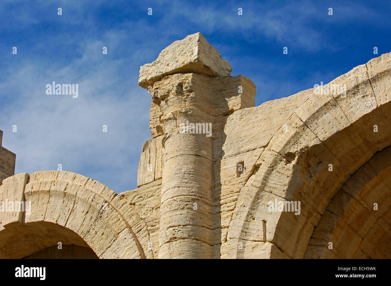 Römische Amphitheater Les Arènes, Arles, Bouches du Rhone, Provence, Frankreich, Europa Stockfoto