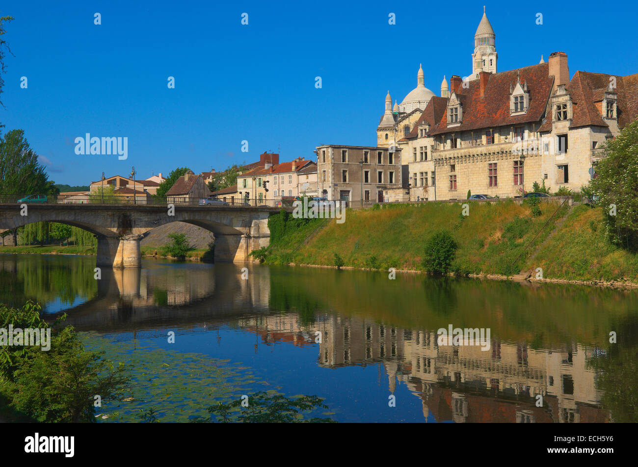 Kathedrale Saint-Front, World Heritage Site der Strecken von Santiago de Compostela in Frankreich, Fluss Isle, Perigueux Stockfoto