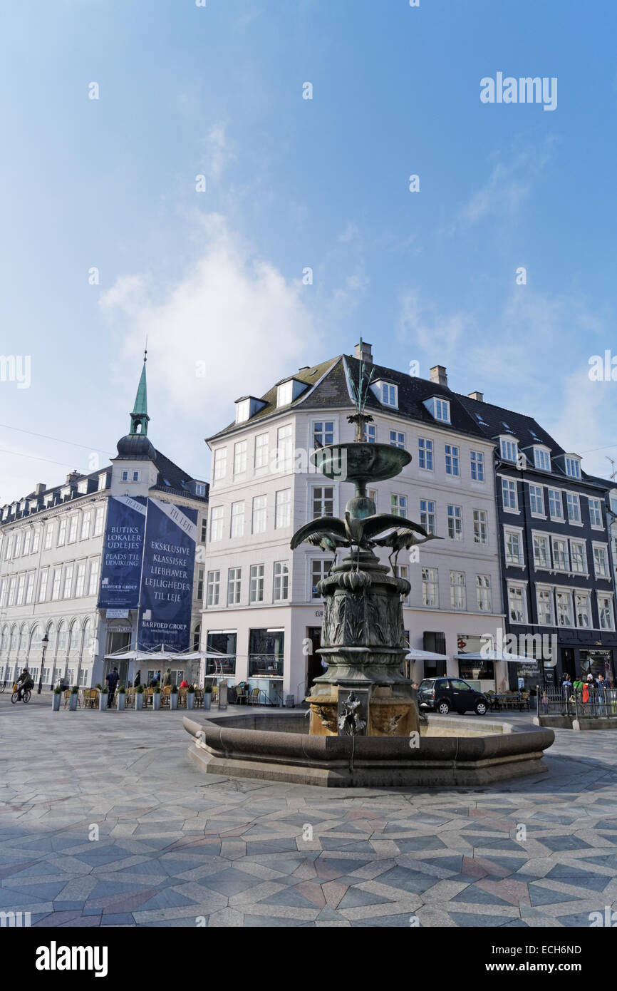 Kopenhagen, Dänemark - März 2014: Storkespringvandet (Storch Brunnen) am Amagertorv (Amager Square) in Kopenhagen Stockfoto