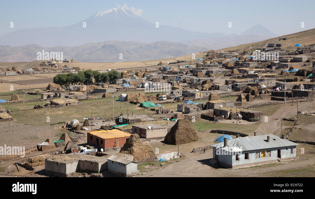 Dorf am Berg Ararat, Agri Dagi, Ost-Anatolien Region, Türkei Stockfoto