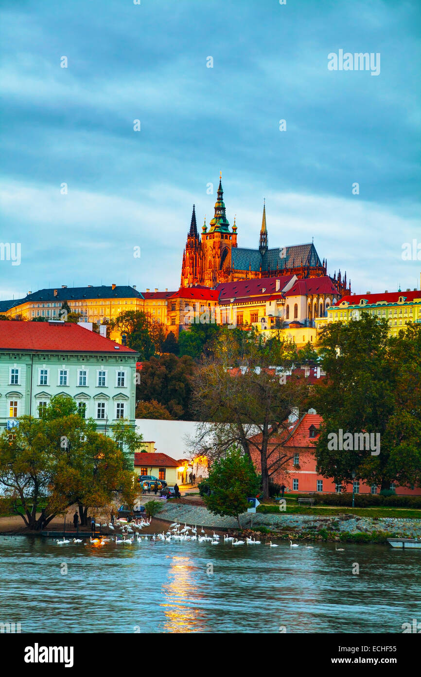 Alte Prager Stadtbild bei Nacht Stockfoto