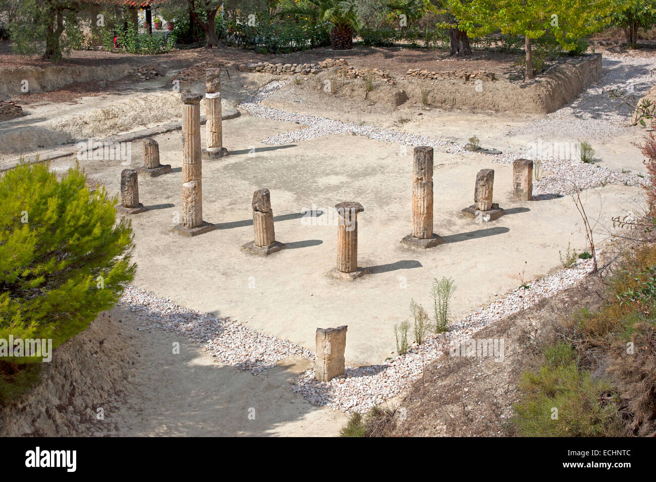 Spalten sind von den Apodyterion, wo Wettbewerber für ihre Rennen im Stadion vorbereitet, Nemea, antike Stockfoto