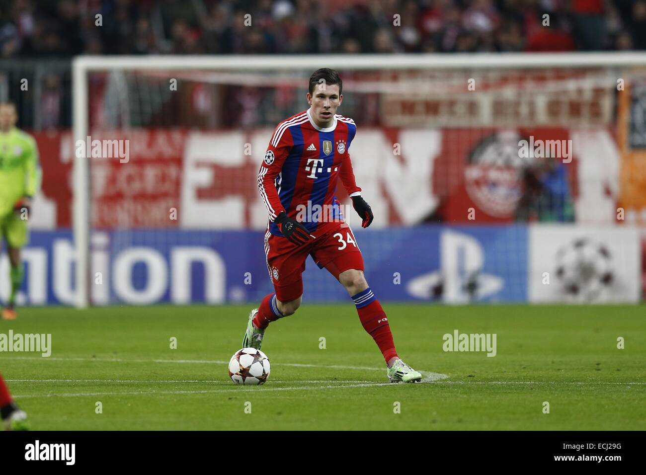 München, Deutschland. 10. Dezember 2014. Pierre Hojbjerg (Bayern) Fußball: UEFA Champions League-Gruppe E Spiel zwischen FC Bayern München 3-0 PFC CSKA Moskva in der Alianz Arena in München, Deutschland. © Mutsu Kawamori/AFLO/Alamy Live-Nachrichten Stockfoto