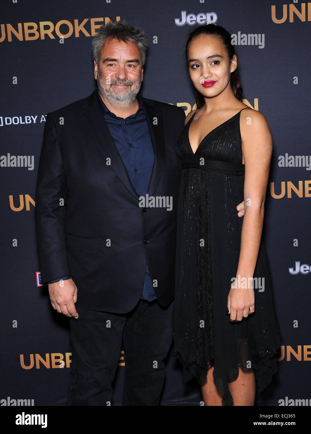 Hollywood, Kalifornien, USA. 15. Dezember 2014. Luc Besson & Talia Besson kommt für die Premiere des Films "Unbroken" Dolby Theater. Bildnachweis: Lisa O'Connor/ZUMA Draht/Alamy Live-Nachrichten Stockfoto