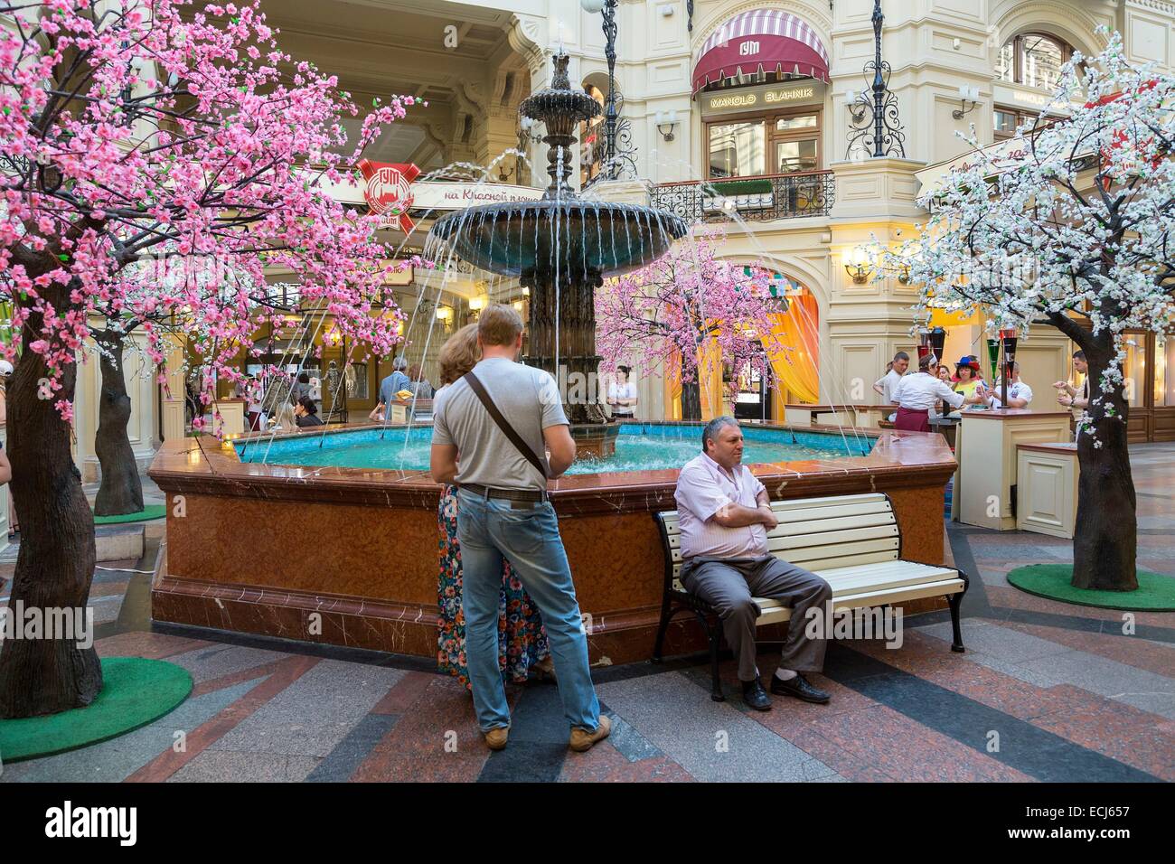 Russland, Moskau, der berühmte Gum Department Store befindet sich auf dem Roten Platz als Weltkulturerbe der UNESCO gelistet Stockfoto