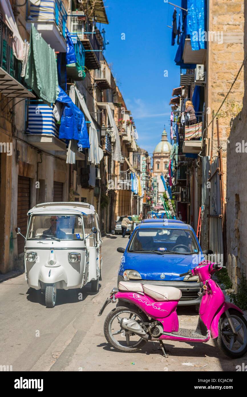 Italien, Sizilien, Palermo, Innenstadt, kleine Straße Stockfoto