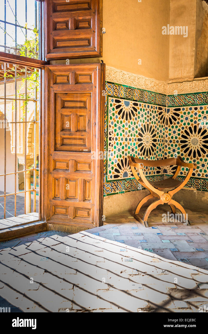 Inneren des Gebäudes mit reich verzierten Kacheln, Malaga, Spanien Stockfoto