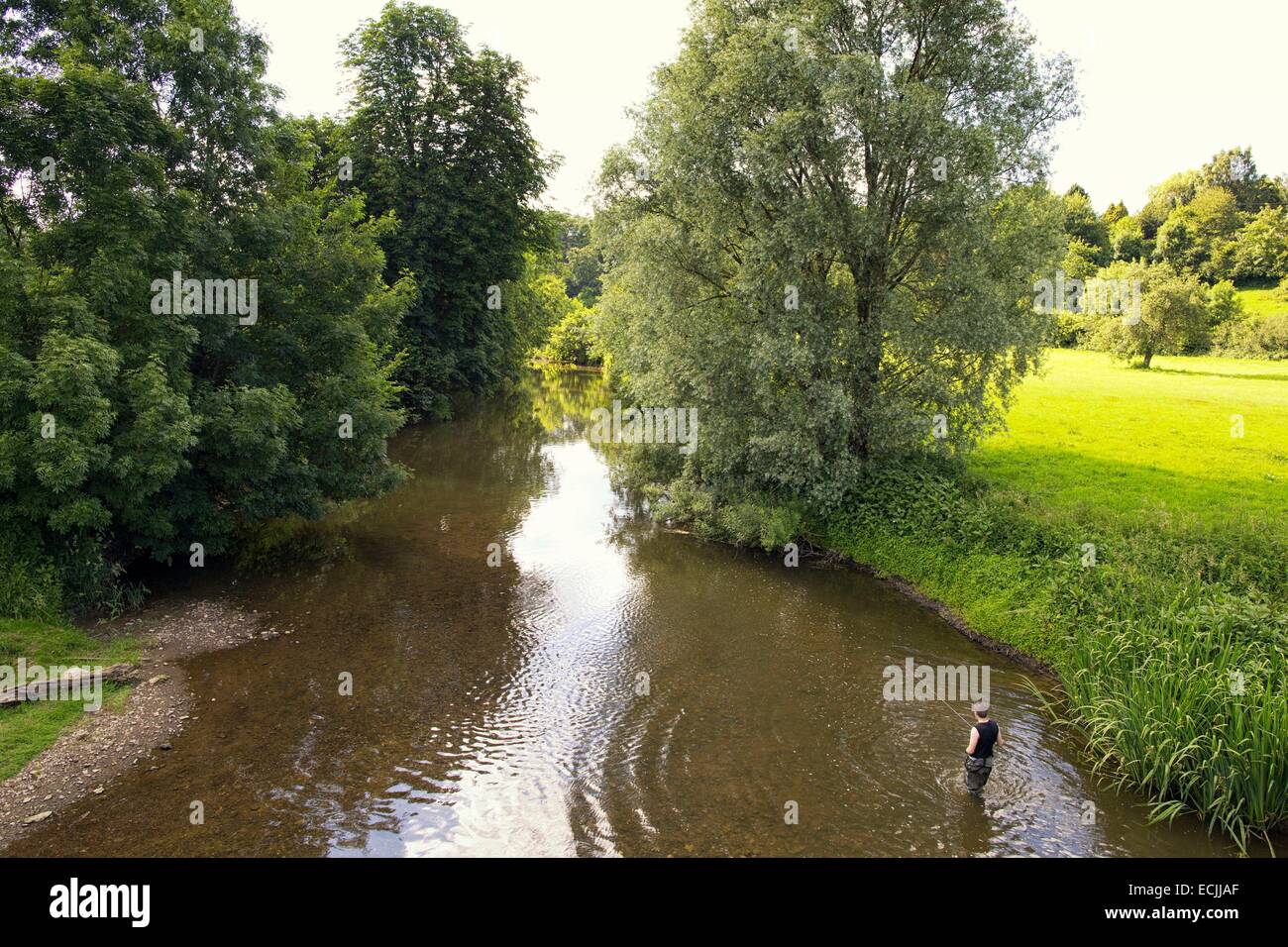 Frankreich, Aisne, Ohis, Angeln am Fluss Oise Stockfoto