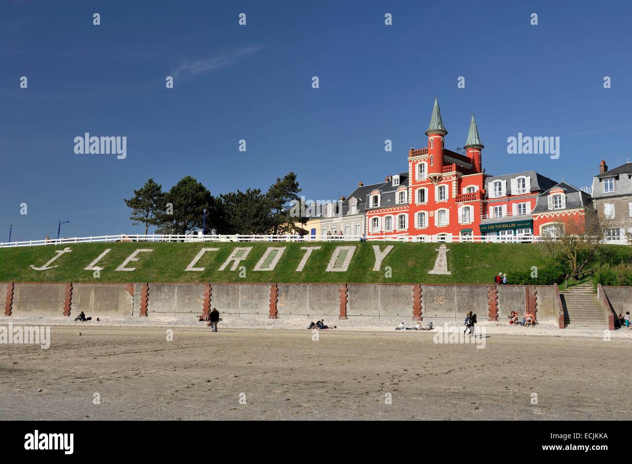 Frankreich, Somme, Le Crotoy, Hotelrestaurant Les Tourelles am Strand Stockfoto