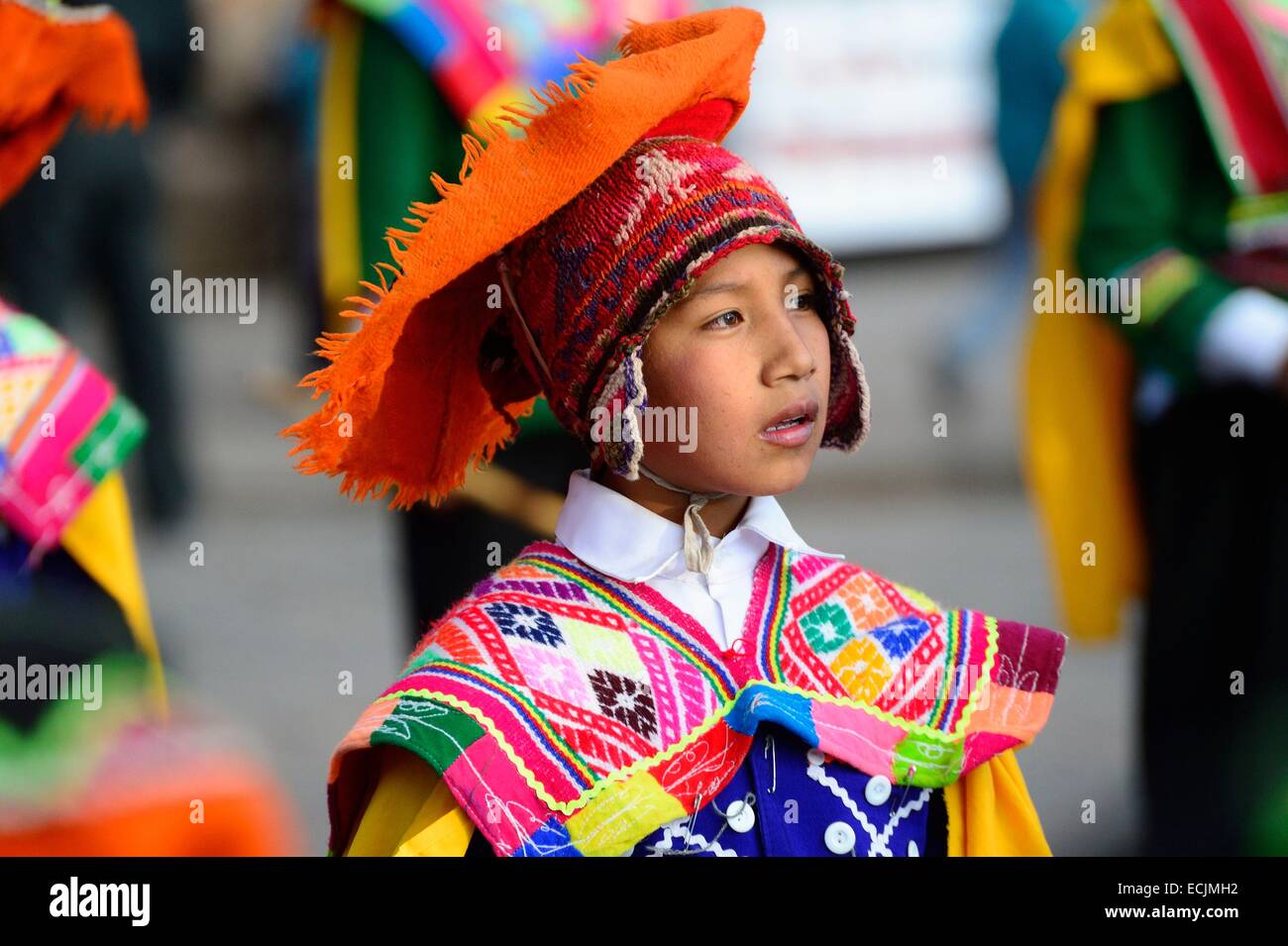 Peru, Cuzco Provinz, Cuzco, aufgeführt als Weltkulturerbe der UNESCO, Corpus Christi fest, für mehrere Tage im Juni, Parade durch die Straßen, die Jungfrau und der Heiligen Stadt, Umzug der Kinder in Tracht Stockfoto