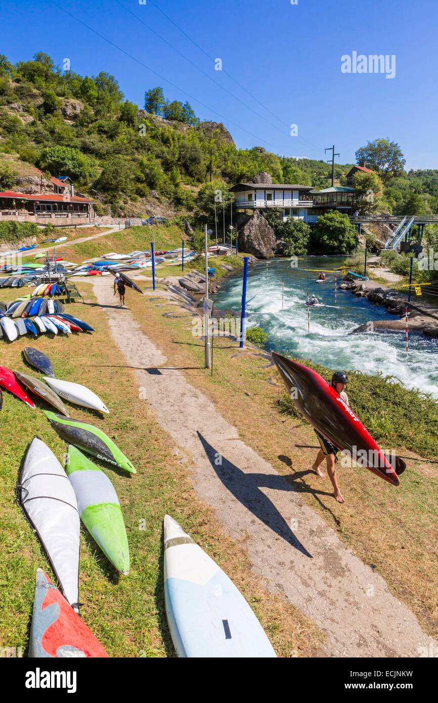 Republik Mazedonien, Sarai, die See und Canyon Matka, angetrieben vom Fluss Treska Stockfoto