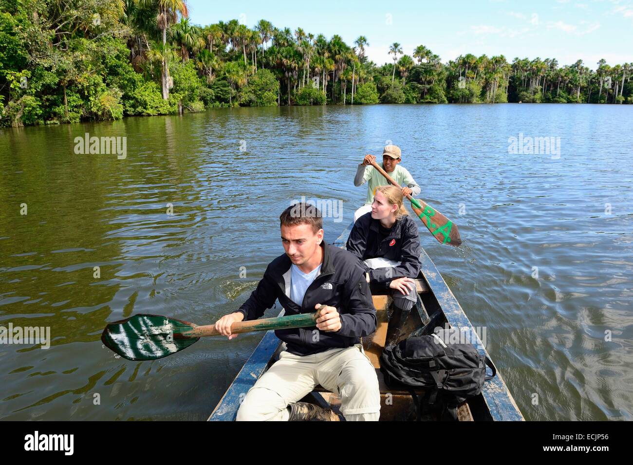 Peru, Madre De Dios Abteilung, Amazon, Puerto Maldonado, Tambopata National Reserve, Kanufahren auf Sandoval See Stockfoto