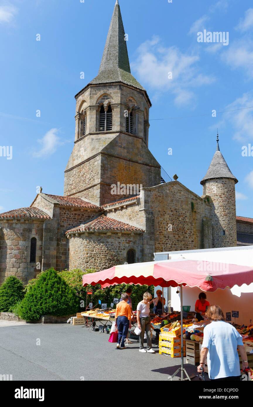 Frankreich, Allier, Marcillat En Combraille, Markttag, Kirche Stockfoto