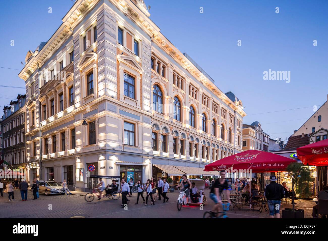 Lettland (Baltikum), Riga, Europäische Kulturhauptstadt 2014 Altstadt Weltkulturerbe der UNESCO, Terrassen im Zentrum Stadt, Kalku street Stockfoto